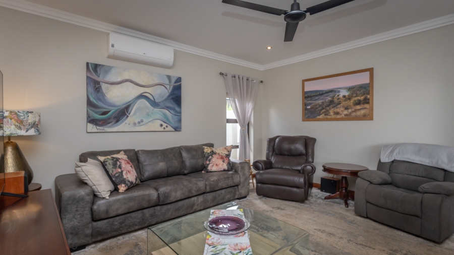 3 Bedroom Property for Sale in The Coves North West